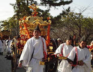 風浪宮大祭の様子