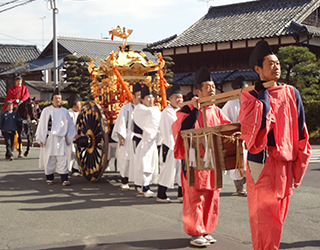 風浪宮大祭の様子
